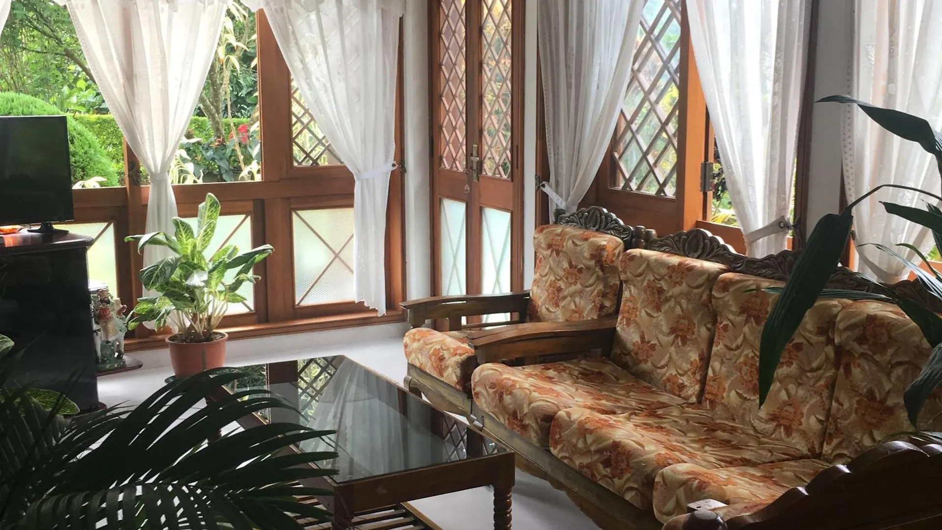 Cottage 2010 بيت ضيافة ماتالي